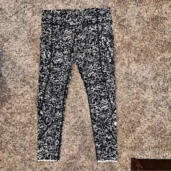 Lululemon Tight Stuff Tight II Size 8 - Picture 3 of 9